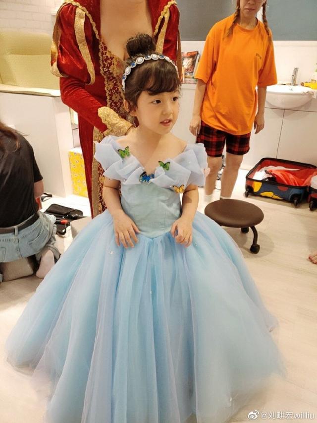 爸爸去哪儿|《爸爸去哪儿》萌娃长大啦！第10位长相像何炅，他11岁就上大学？