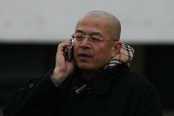 「闫峰」中国足球再闹笑话！靠送礼进国家队之人投身青训，球迷：误人子弟