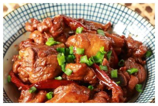 [啤酒]色香味俱全的下饭菜，鲜香美味，刚上桌就被抢光光，好解馋哦！