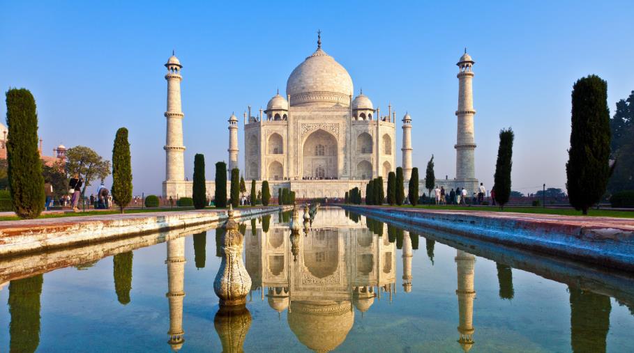 「印度」印度的游客跑到中国来炫富：我的月工资有3万卢比，在中国足够我胡吃海喝了吧