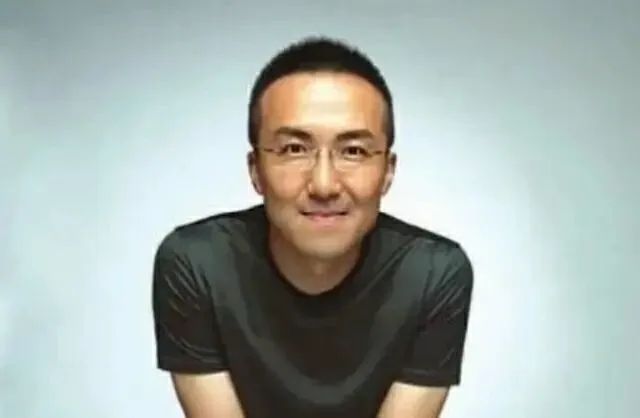 张萌|比黄圣依夫妇还牛？这对夫妻掌管半个娱乐圈！