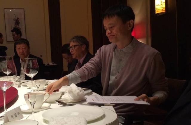 【马云】雷军：我的午餐很节俭，王健林：我的很亲民，马云：我的最不差钱
