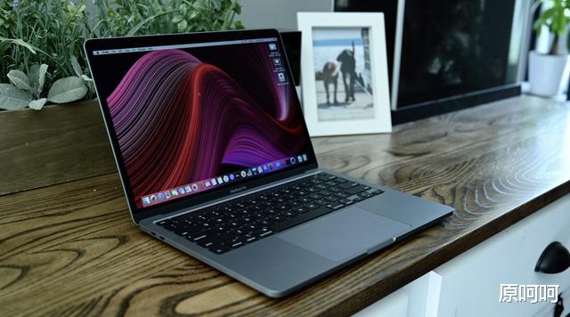 MacBook Pro|MacBook Pro 13寸评测:外观相同 但内部有变化|问题是 它值吗?