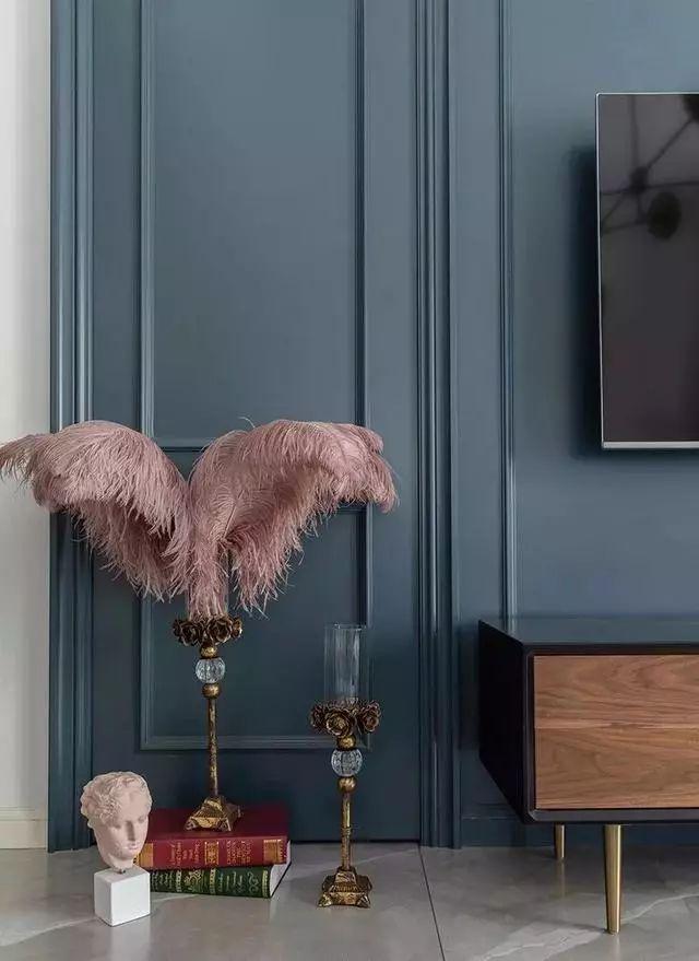 【】石膏线装背景墙早过时，如今流行细框线设计，多种颜色可选，漂亮