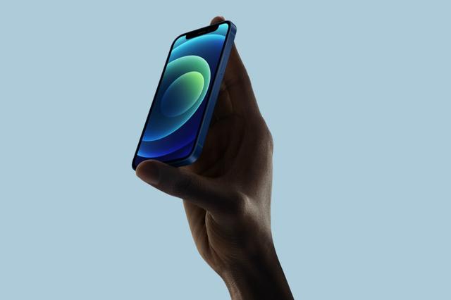 iphone12|为何被很多人否定的64GB版iPhone 12，还有人买