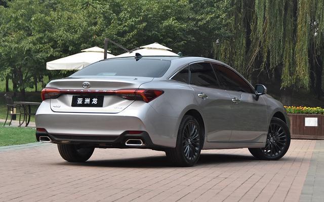 [亚洲龙]丰田又火了！从20万跌到18万，标配8气囊，30天卖了11190台