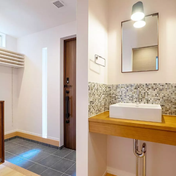 |洗手台不放卫生间？网友直呼：小户型卫生间有救了，简直太聪明了！