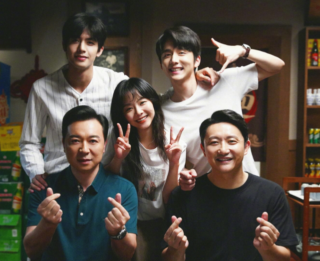 谭松韵|《以家人之名》未完，谭松韵又官宣新剧，看了熟悉的男主，CP粉追定了