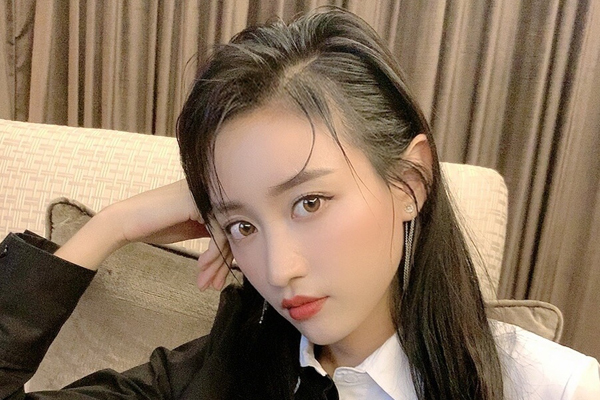 【米希亚】《歌手·当打之年》米希亚的音乐合伙人是谁 黄婷婷违约致其镜头被删引争议