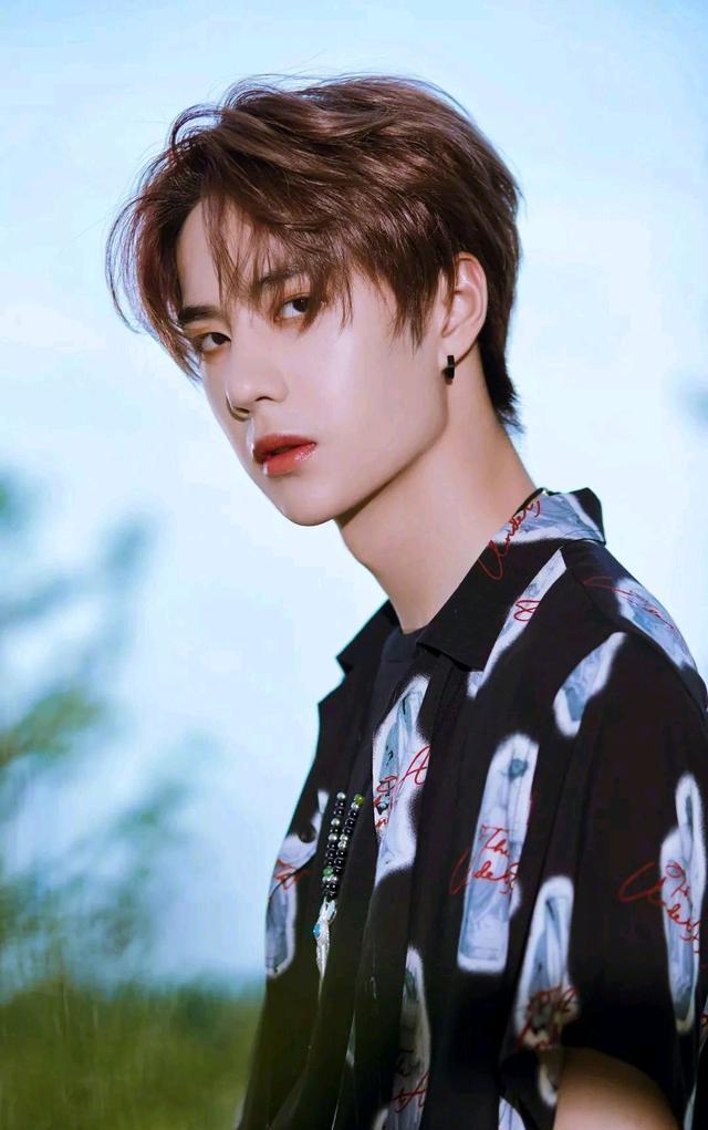 王一博■《冰雨火》低调开官博!王一博卧底角色开启,爱情事业双丰收!