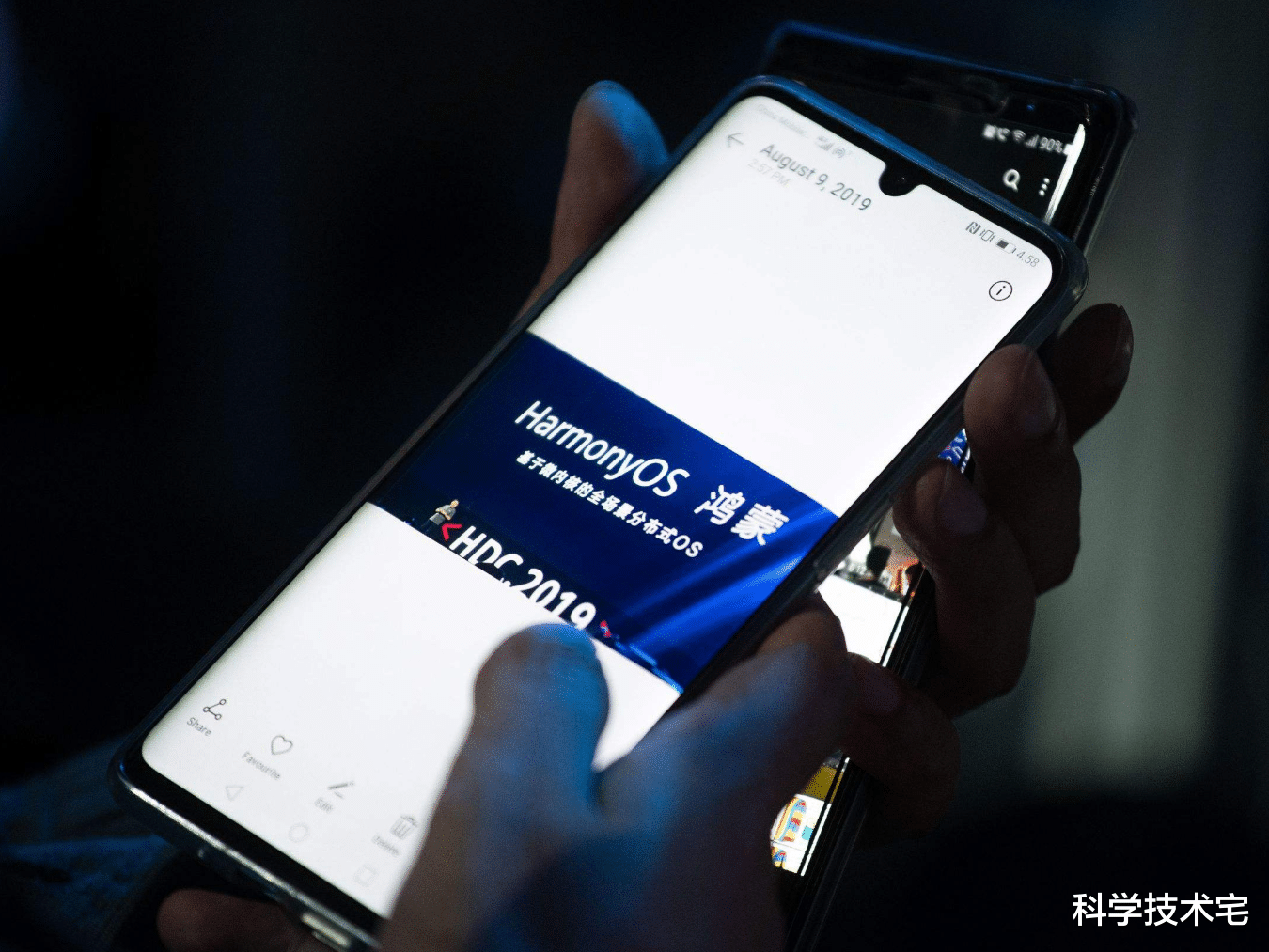 小米科技|华为mate40将至，和小米10至尊纪念版同价，谁更值得买？