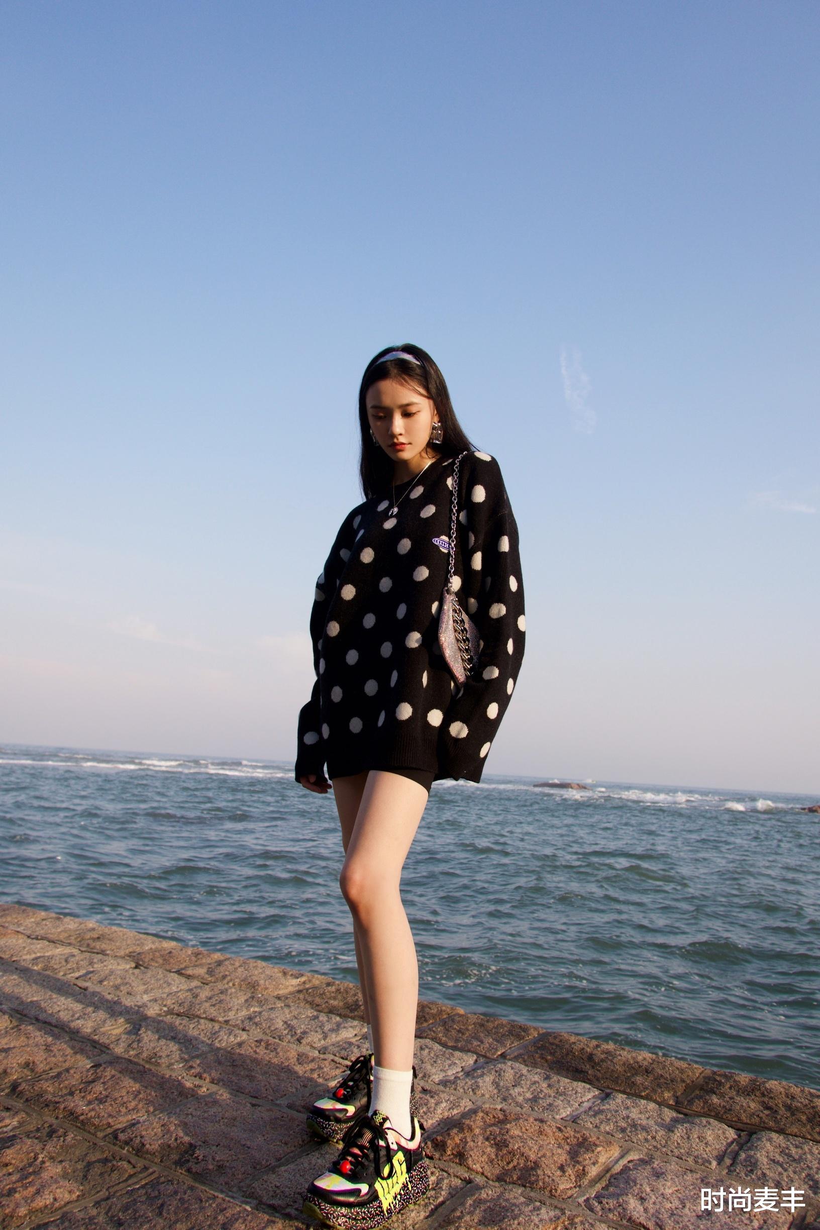 穿衣搭配|热门的嘟嘟唇要这样化,林允示范唇部化妆步骤,画完还要涂阴影