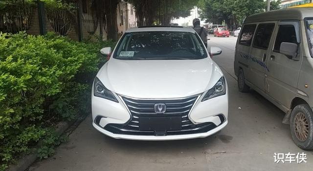 「大众辉腾」放弃了飞度，长安逸动提车记，9.3万的价格买到这配置真香