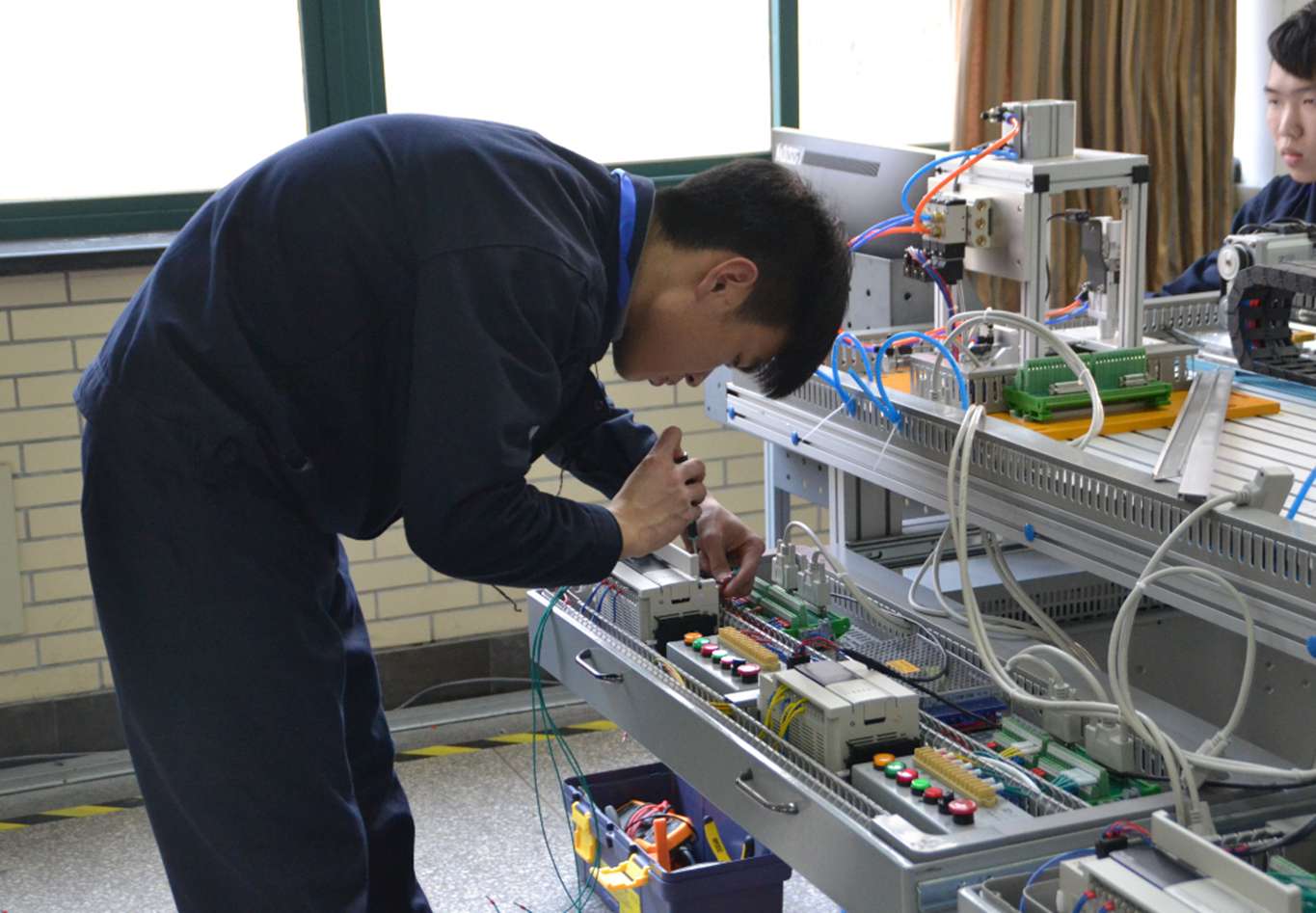 大学|这四大专业看起来不起眼，但实用性很强，毕业就是“金饭碗”