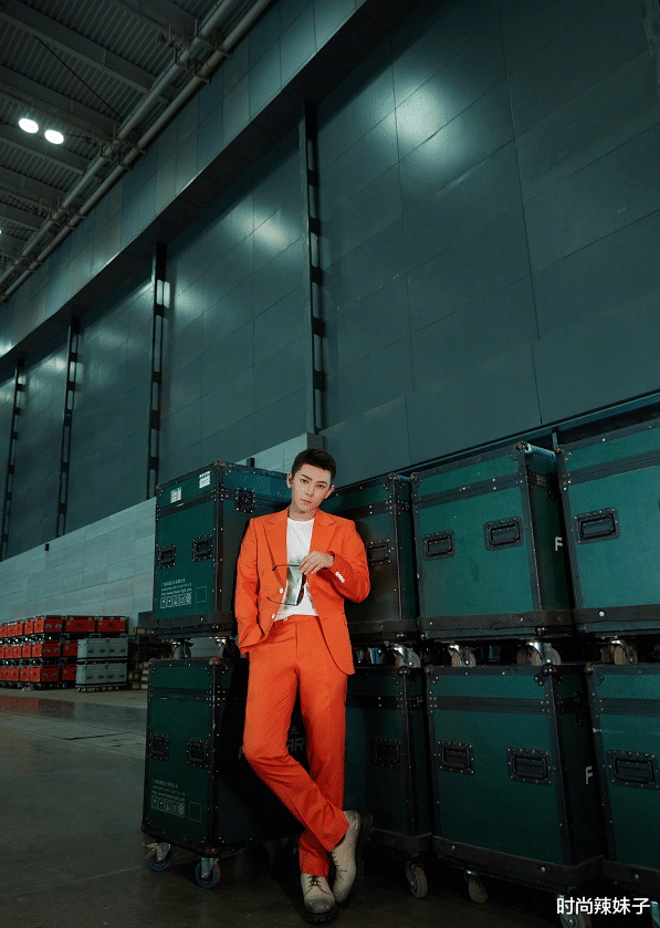 陈翔|陈翔剪寸头堪比“整容”,帅出新高不敢认,毛晓彤看了都后悔