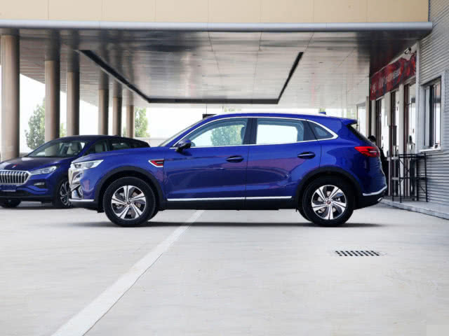 『红旗hs5』“爆种”车型，4月狂卖近万台，2.0T+6AT+四驱，红旗成功了