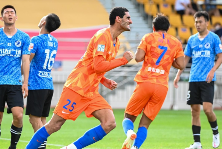 王诗龄|轰动！多家外媒关注费莱尼8分钟戴帽：中超唯一确诊球员王者归来