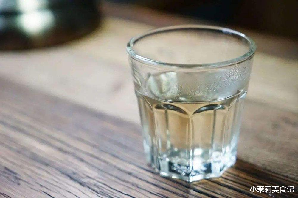 周涛|52岁主持人周涛活成25岁,体重不到100,公开3个生活习惯