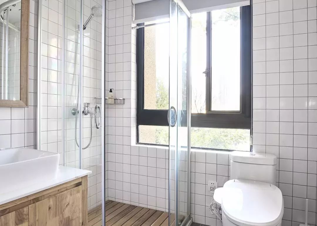 卫生间里的大学问，如何选花洒？业内人士教你4个实用的选购技巧