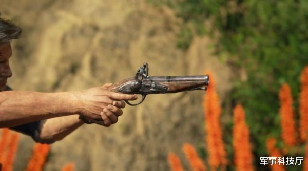 「印度」价值1.4万的大型燧发枪，全重30公斤，当年专门用来守护公墓
