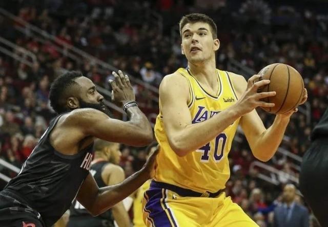 火箭队|方案接近敲定!火箭5人大交易出炉,一下补强3位置!