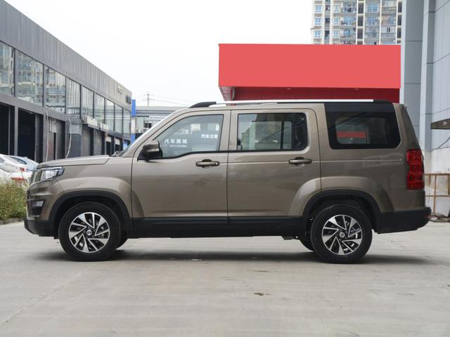 五菱宏光|五菱宏光迎来了强劲对手！7座8座油耗仅6.7升，最低配车型不超5万