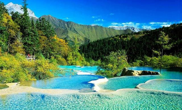 云南|九寨沟的湖水为何是蓝色的，看完原因，你懂了吗？