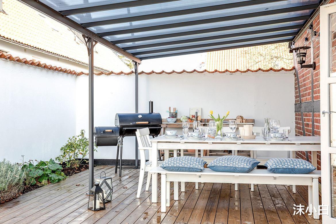 她一家3口回到农场，租住80平小房子过活，怎一个惬意了得？