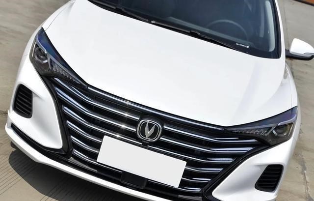 「长安逸动」7万元左右长安逸动PLUS，网友：看完它，会不会在帝豪GL间纠结