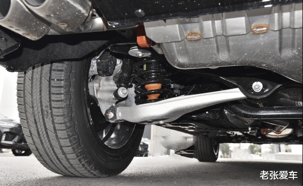 轿跑|买不起X6就买它，年轻人第一辆轿跑，带V8声浪，50万配置低至19万