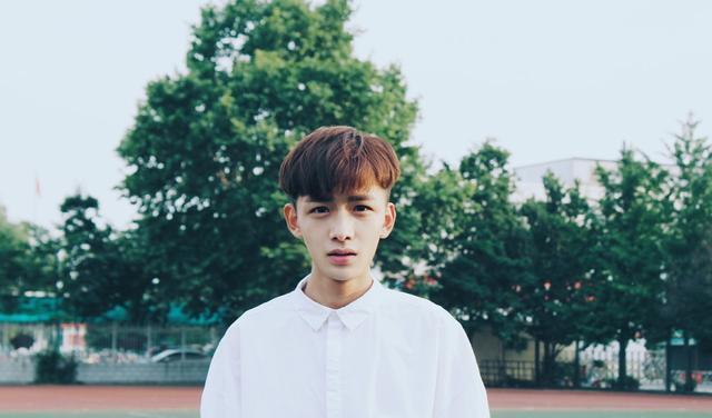 星座爱情观|心里有你的12星座才会有这个暧昧举动，不是开玩笑而是真心