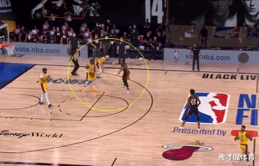 勒布朗·詹姆斯|3.1秒，詹姆斯为何放弃进攻？朗多砸球泄愤，有谁注意老詹的选择
