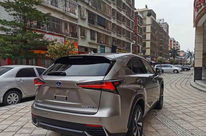 「雷克萨斯NX」先开凯迪拉克XT5，再花39万开雷克萨斯NX，车主说了真心话