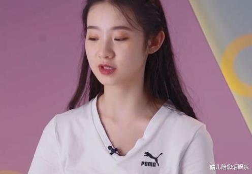 #张艺凡#张艺凡的“仙女妆”火了，表面看上去是眼泪，实则是美甲钻！