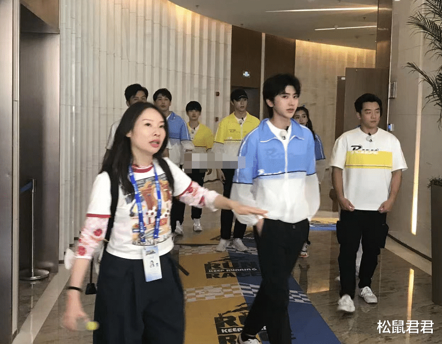 00后|《奔跑吧》请来年纪最小的女嘉宾,看到她们的分组后,00后粉丝炸锅了