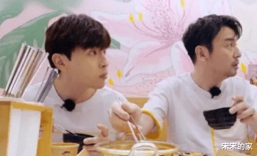 男人帮|同样是“饿了”,昔日男人帮与当下极限挑战的做法,这就是差别!