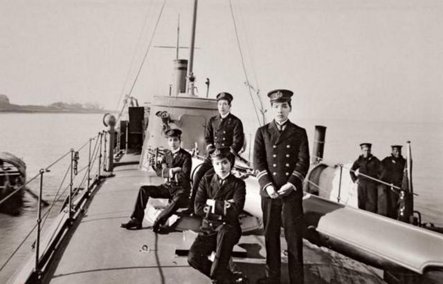 「辽宁省」中国小伙在美航母服役4年,回国登上辽宁舰,一番话让人热血沸腾