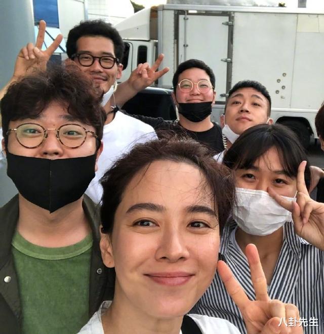 |宋智孝换新发型，被跑男成员调侃像大妈，美女也hold不住齐刘海？