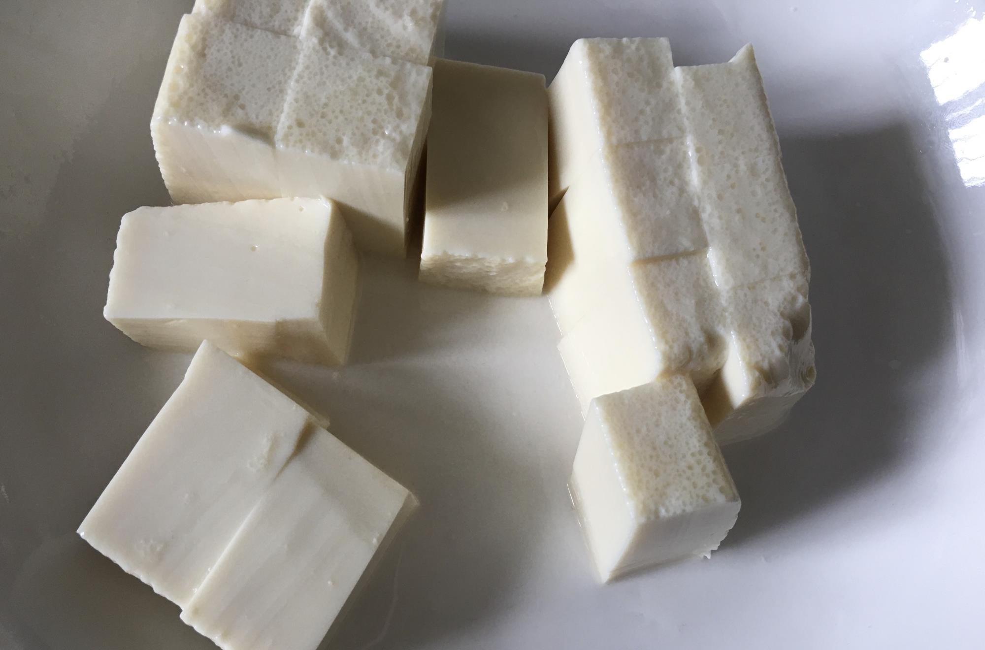 「豆腐」它是“减肥杀手”,4月经常吃,体重悄悄就轻了,5月小腰扭起来