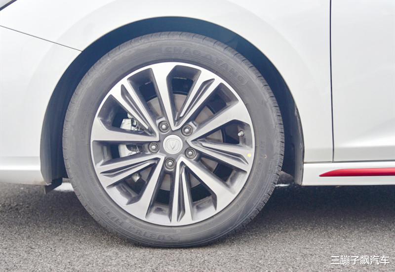 长安汽车|长安又发威了!B级新车预售不足10万,丐版180马力,全系自动挡!