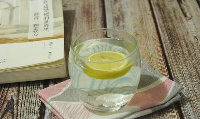 【柠檬】吃柠檬有什么好处?