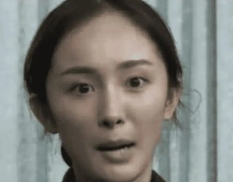 「关晓彤」明星真实的样子你见过吗？关掉美颜关掉滤镜后，上帝果然是公平的