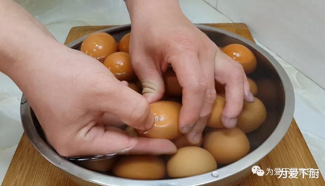 #腌鸡蛋#腌鸡蛋这做法才正宗，掌握配方比例，个个出油冒泡，真的太好吃了