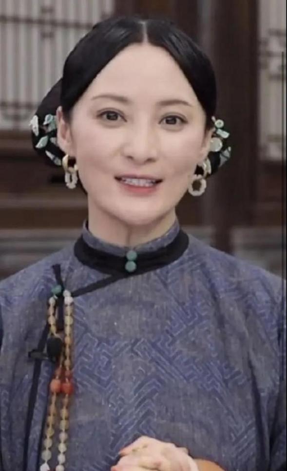 蒋勤勤|45岁蒋勤勤露面显老态,素颜穿羽绒服被指像大妈,太普通没星味?