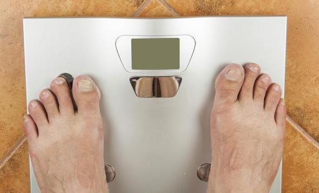 「胃癌」身体频繁出现4个表现,可能是胃癌“盯上”你了,尽早检查!