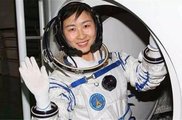宇航员|为何女宇航员返回地球被禁止生育?专家说出真相,网友:牺牲太大