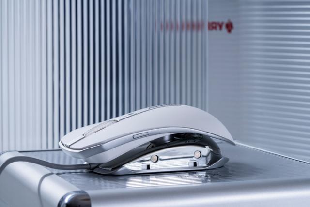 小米科技|独特分体可变形设计，CHERRY MC 8.1游戏鼠标上手体验