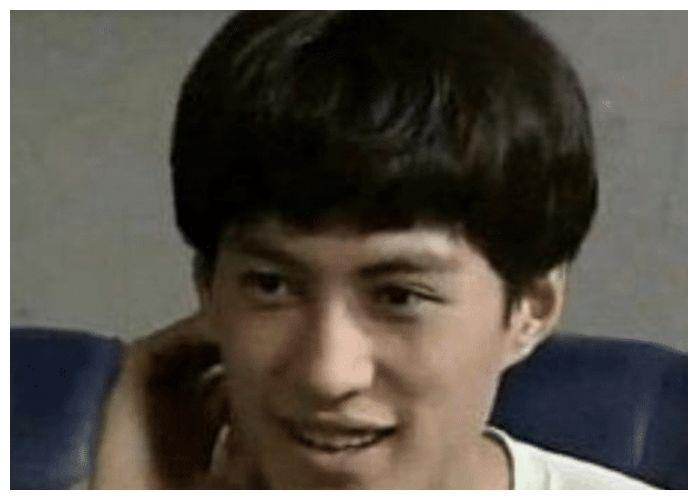 『靳东』靳东：我出道时还没宋小宝帅！开始没人信，看完旧照后：大实话