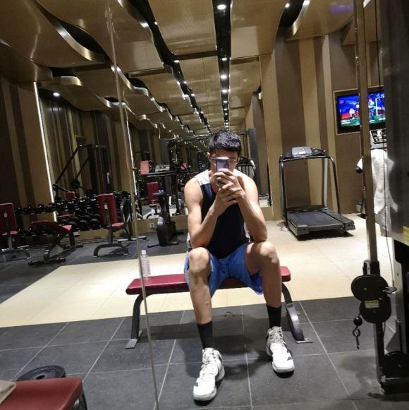 阿的江▲阿的江启用杀手锏!2米23大中锋降临球队!离总冠军又进一步!