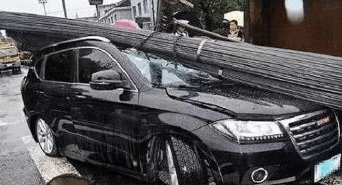 【SUV】因车祸出名的车企!它怒抗10吨钢筋走红,比花上亿打广告有用多了